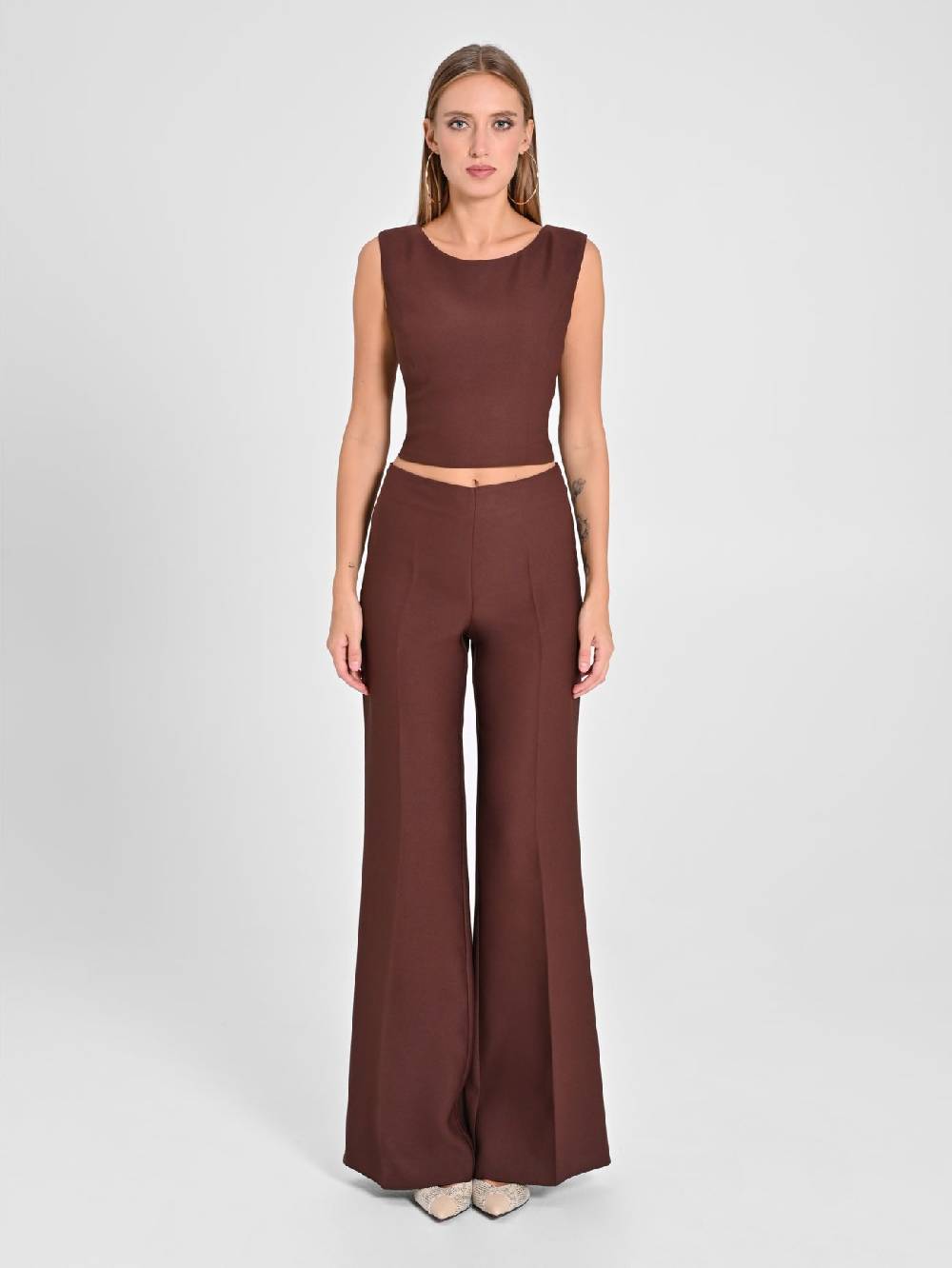 Rinascimento Top in in Envers Satin Marrone Offerta esclusiva