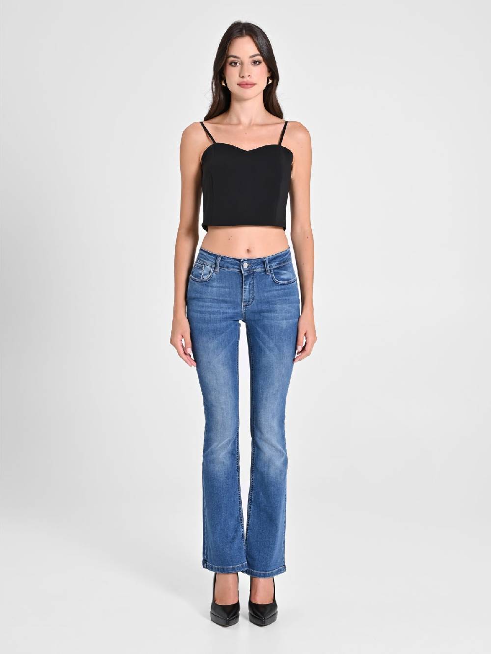 Rinascimento Crop Top Nero con Scollo a Cuore Offerta esclusiva