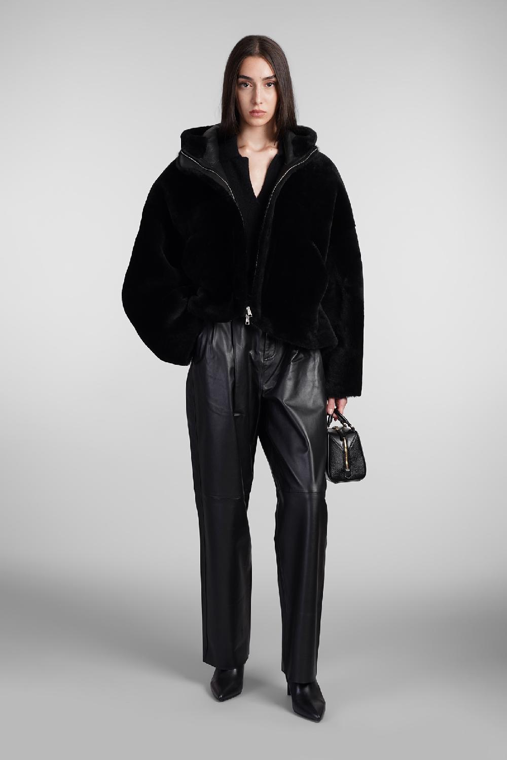 Deliberti Blancha Pelliccia in pelle nera cod. 407904 - Deliberti The Luxury Shopping Offerta speciale della fabbrica