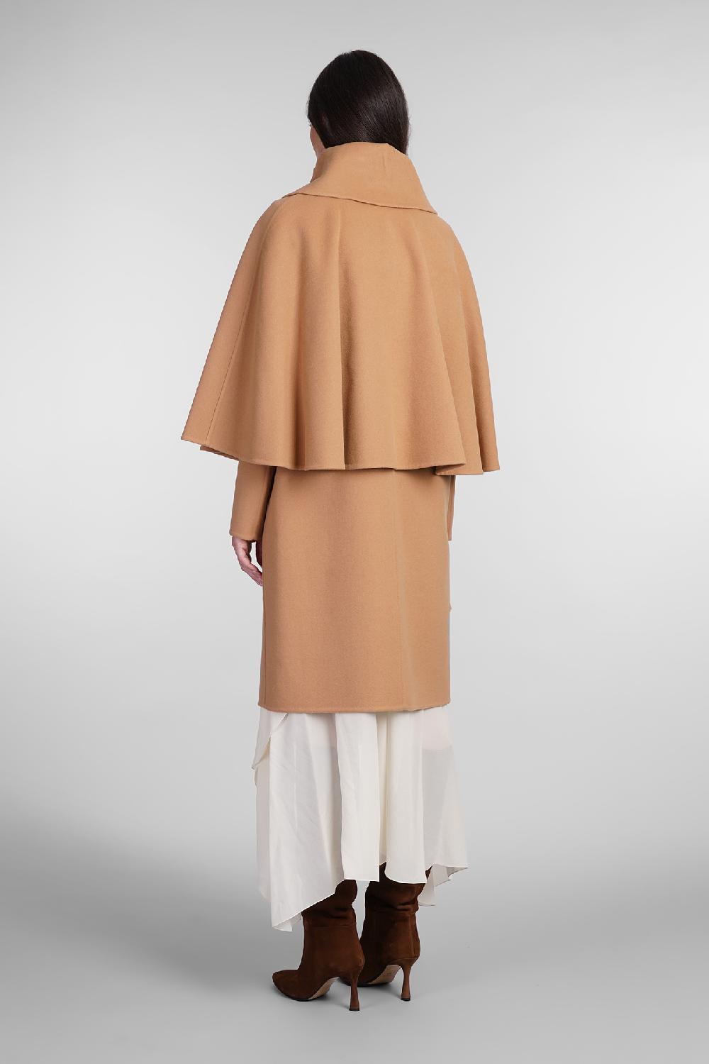 Deliberti Chloé Cappotto in lana e cashmere cammello cod. 404207 - Deliberti The Luxury Shopping Presa