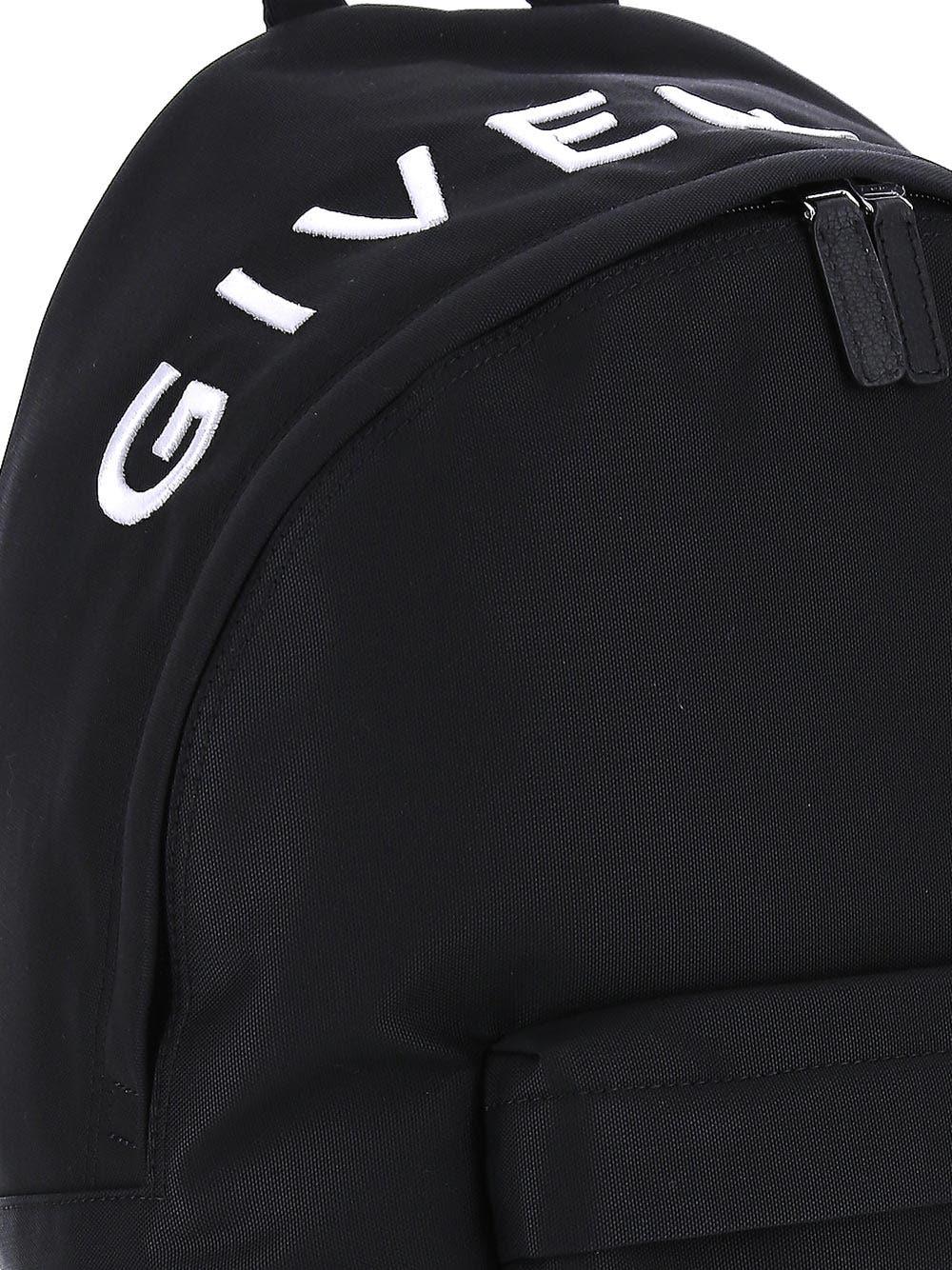 Oluxury Givenchy Essentiel U Backpack Ultimi due giorni
