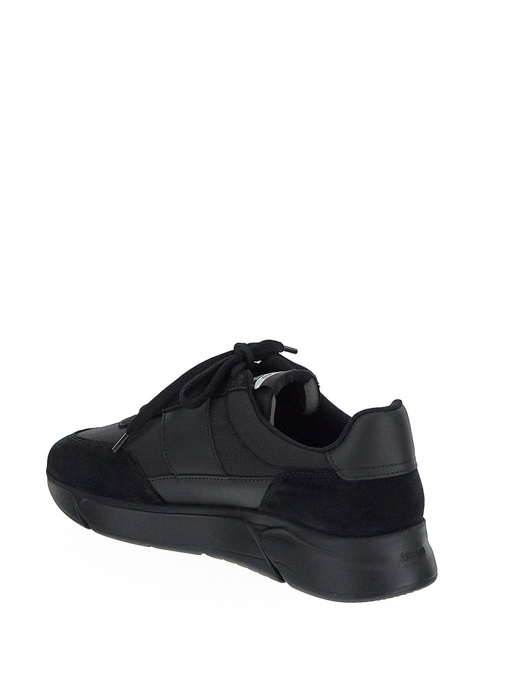 Oluxury Axel Arigato Genesis Sneaker Latest stili