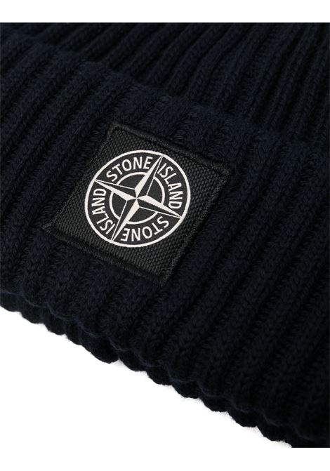 STONE ISLAND Berretto In Lana a Coste Blu Navy Con Logo - STONE ISLAND 50% di sconto con spedizione gratuita