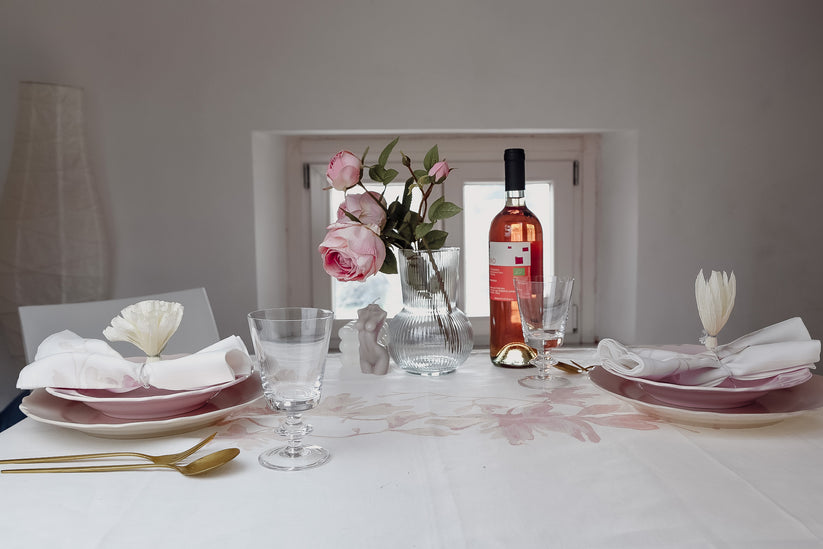 Sans Tabù Runner in lino grezzo ricamato & 2 tovaglioli - Peach Blossom Offerta