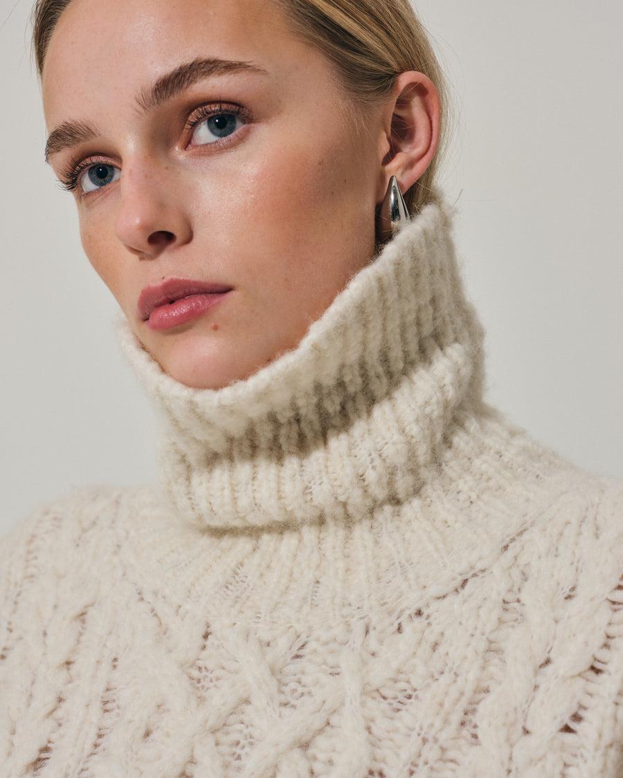 Scaglione PONCHO PUNTO ARAN MILK Pezzi Unici