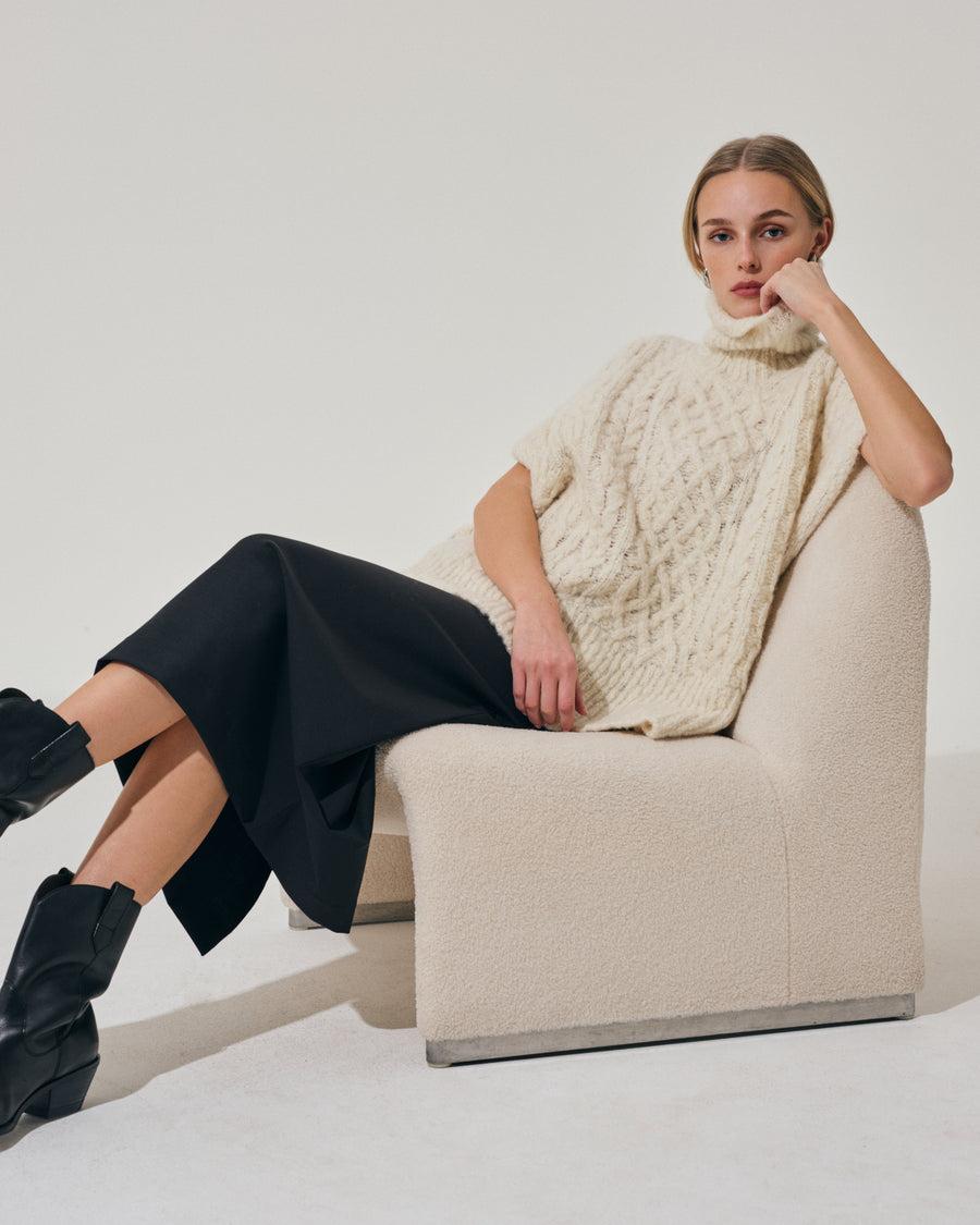 Scaglione PONCHO PUNTO ARAN MILK Pezzi Unici