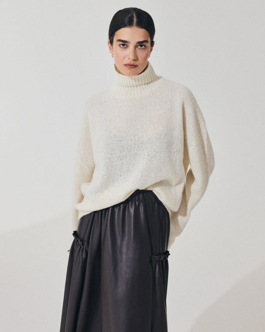 Scaglione TURTLE NECK OVER PUFFED CASHMERE MILK Economico