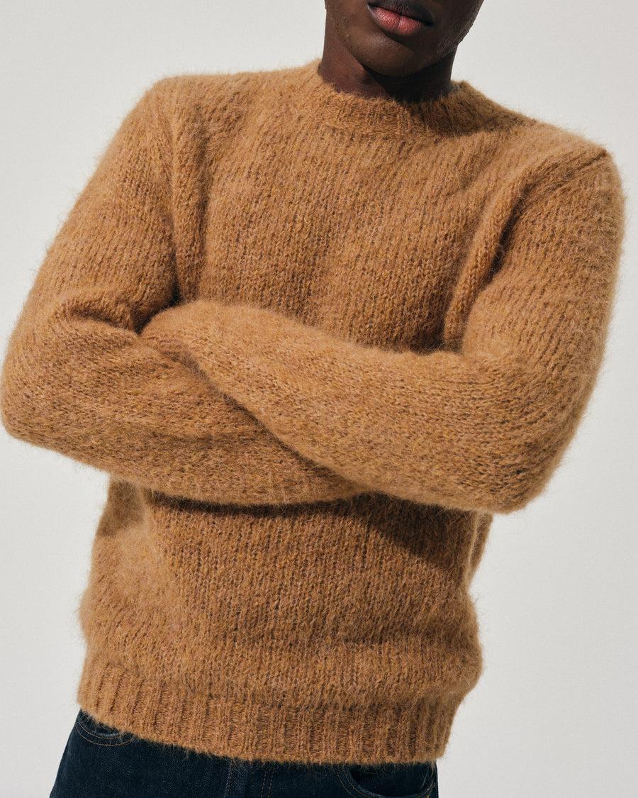 Scaglione ROUND NECK MESSY HAIR CARAMEL Negozio