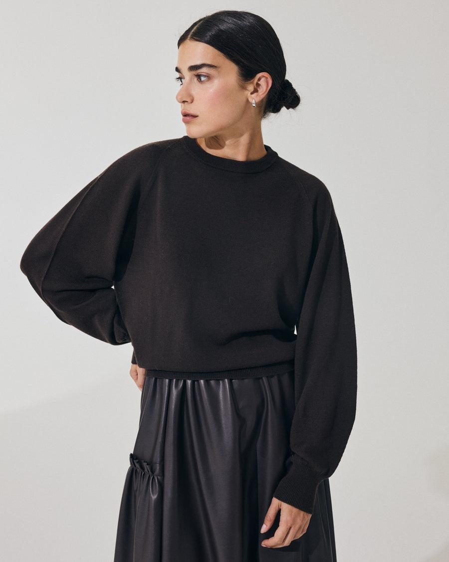 Scaglione ROUND NECK BOXY RAGLAN SEAMLESS MERINO EBANO Ritorno libero