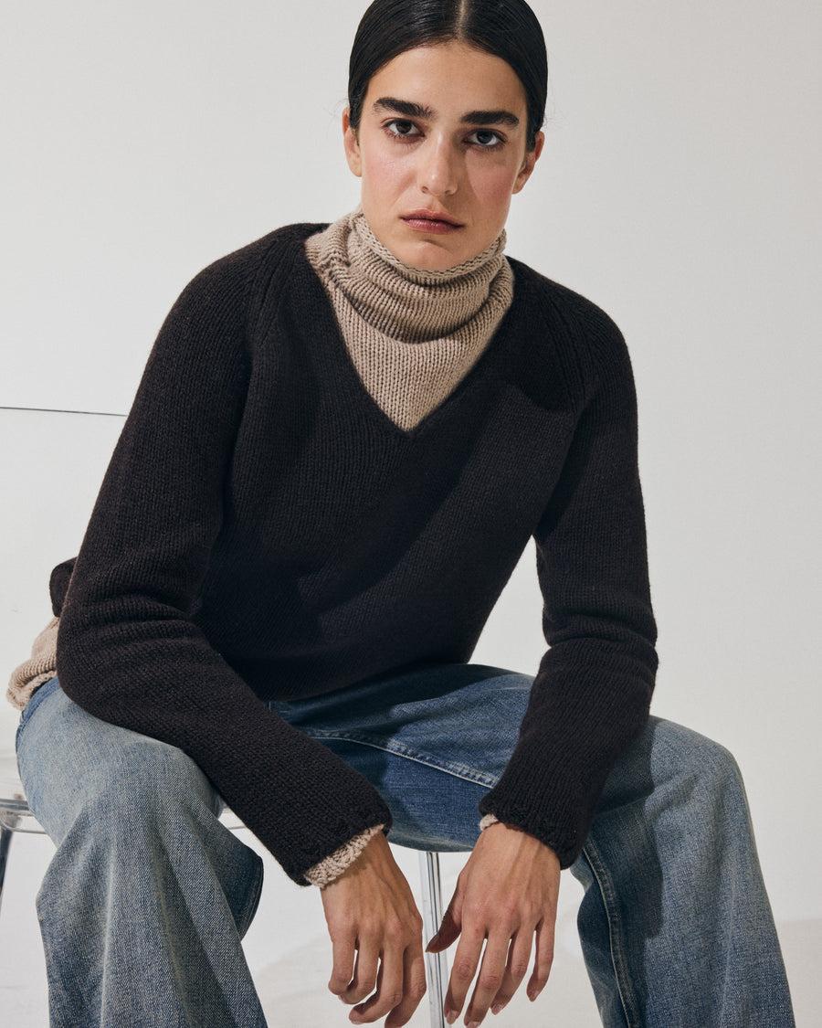 Scaglione V NECK SUPER SOFT EBANO Negozio online di fabbrica