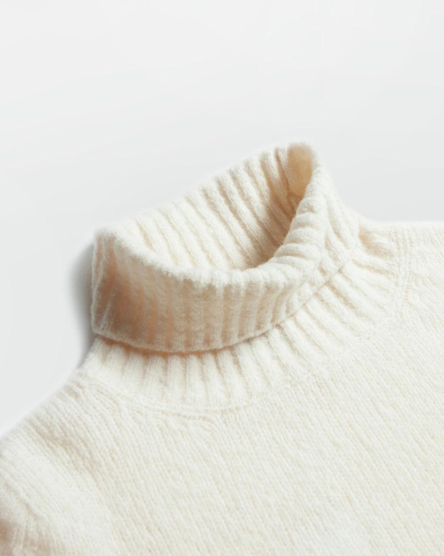 Scaglione TURTLE NECK SEAMLESS PUFFED MILK Fino al 50% di sconto