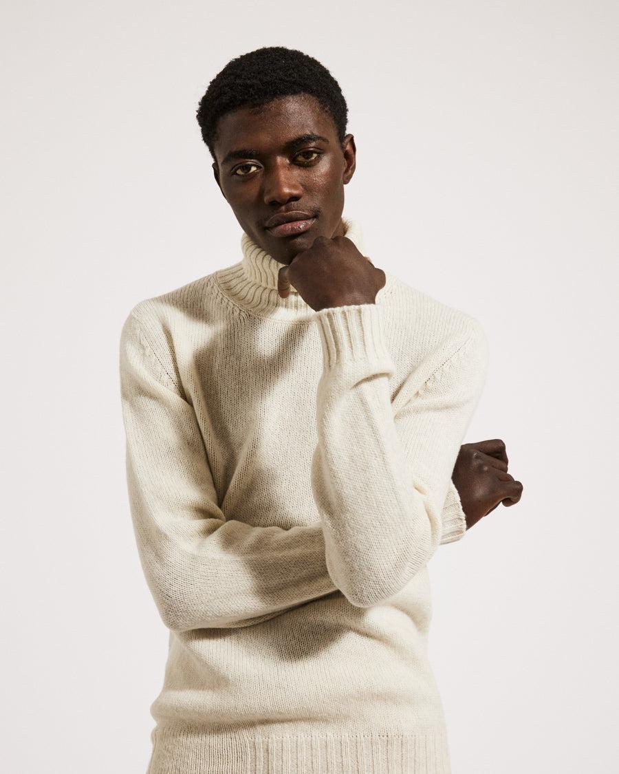 Scaglione TURTLE NECK SEAMLESS SOFTWOOL MILK Vendita calda