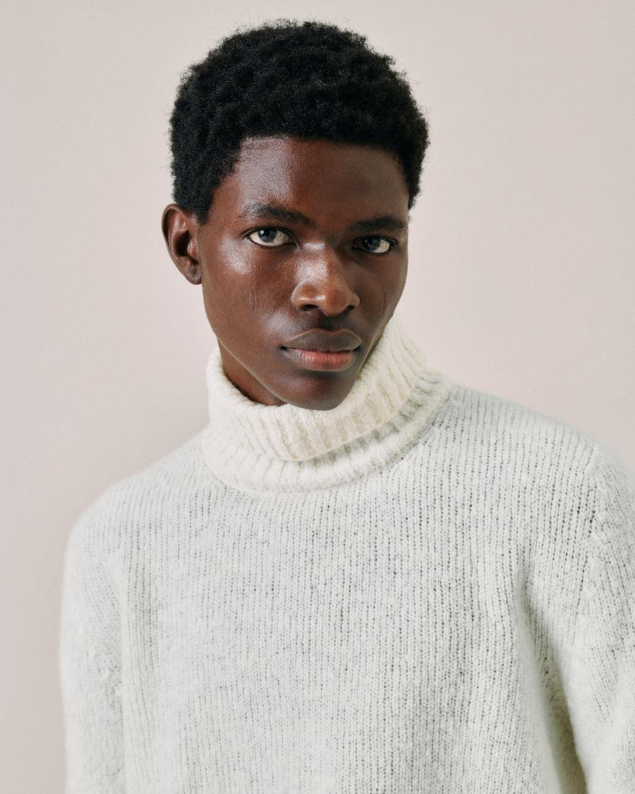 Scaglione TURTLE NECK SEAMLESS PUFFED CASHMERE MILK Ritorno libero