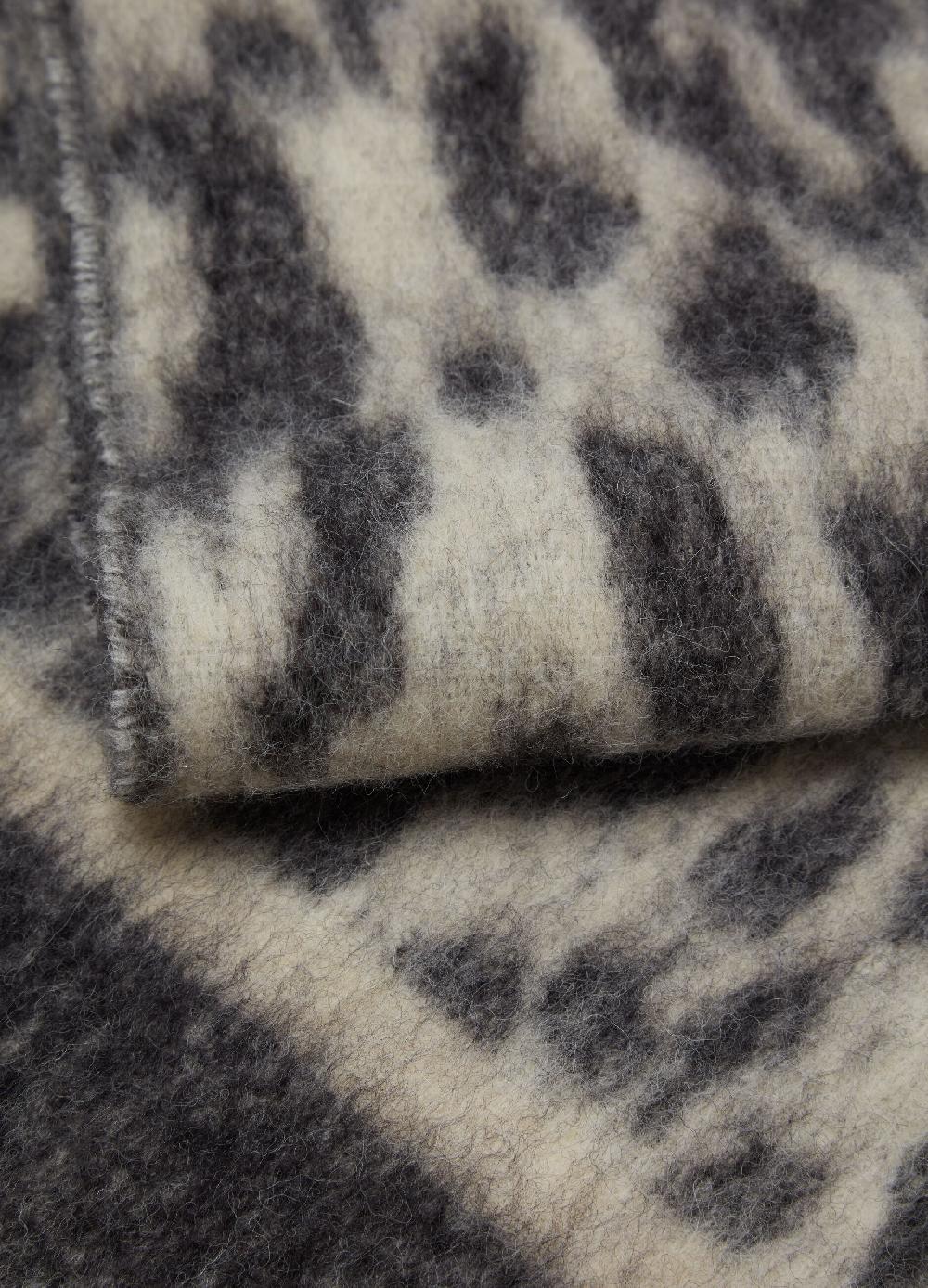 Stefanel Sciarpa jacquard animalier con frange Vendita Economica