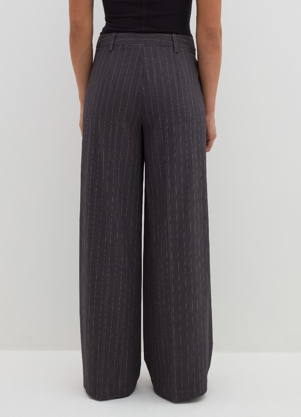 Stefanel Pantalone slouchy fit con pinces Comprane uno, ottenene uno gratis