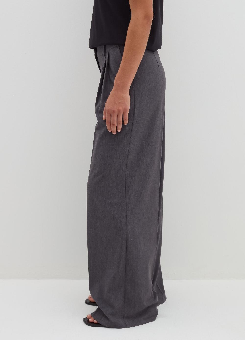 Stefanel Pantalone slouchy fit con pinces Offerta speciale