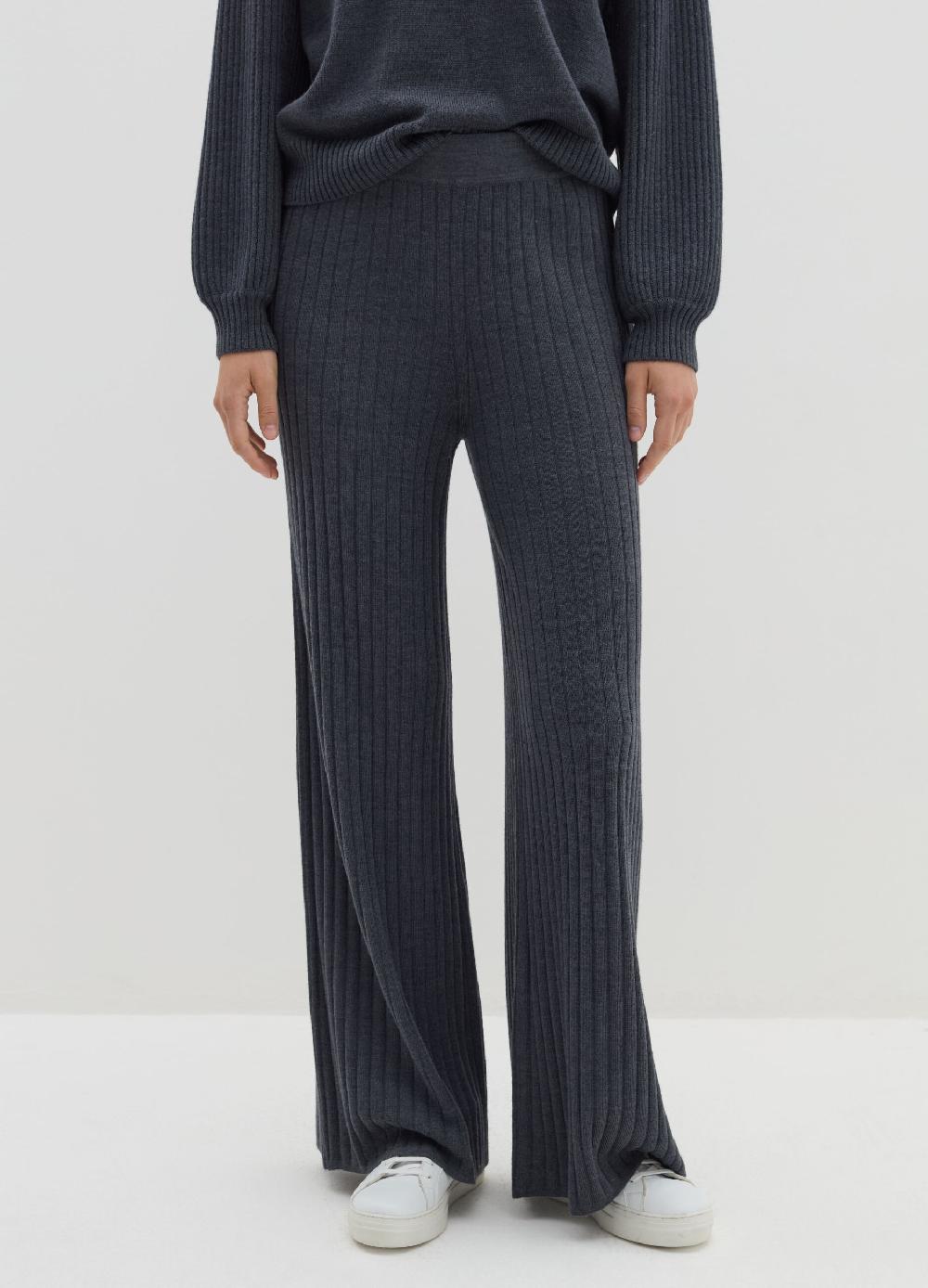 Stefanel Pantalone flare fit in maglia a coste Vendite stagionali