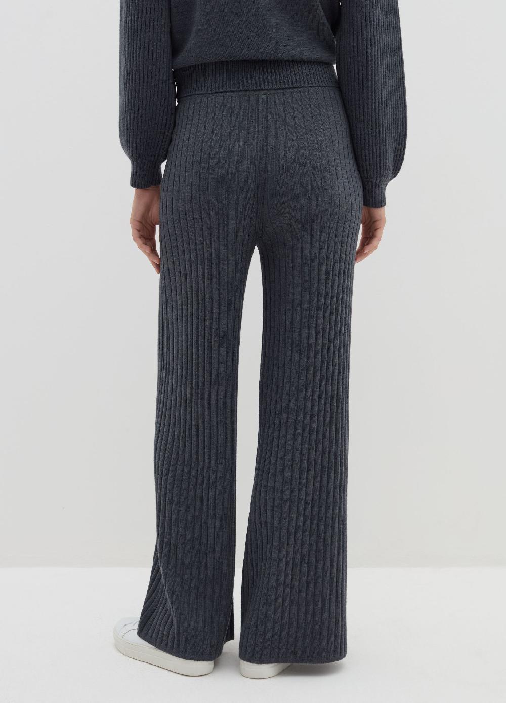 Stefanel Pantalone flare fit in maglia a coste Vendite stagionali