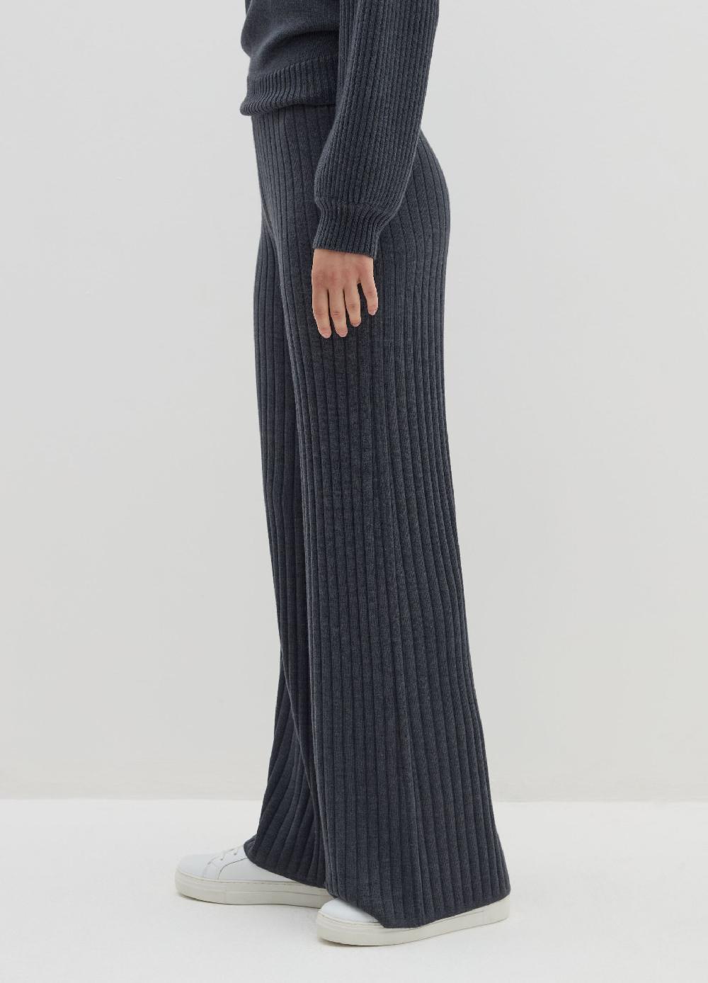 Stefanel Pantalone flare fit in maglia a coste Vendite stagionali