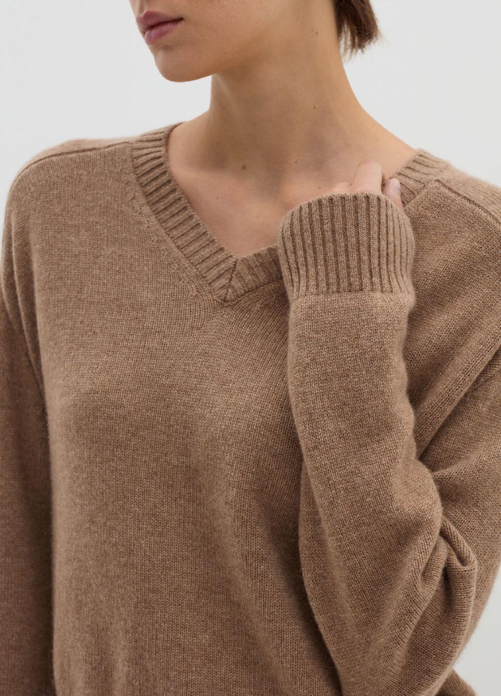 Stefanel Pullover in cashmere con scollo a V Grandi sconti