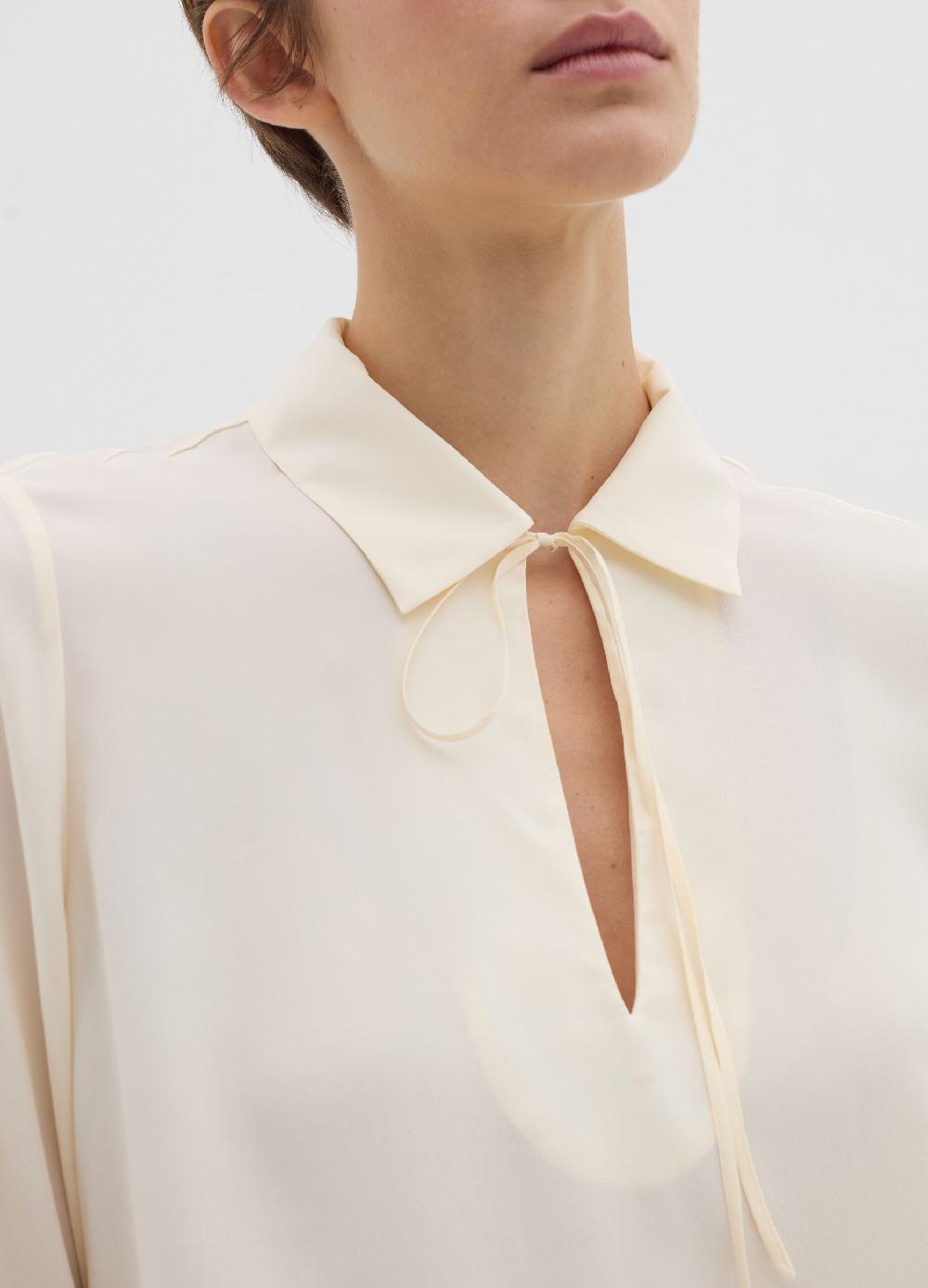 Stefanel Blusa in crêpe de chine con scollo a polo Offerta San Valentino