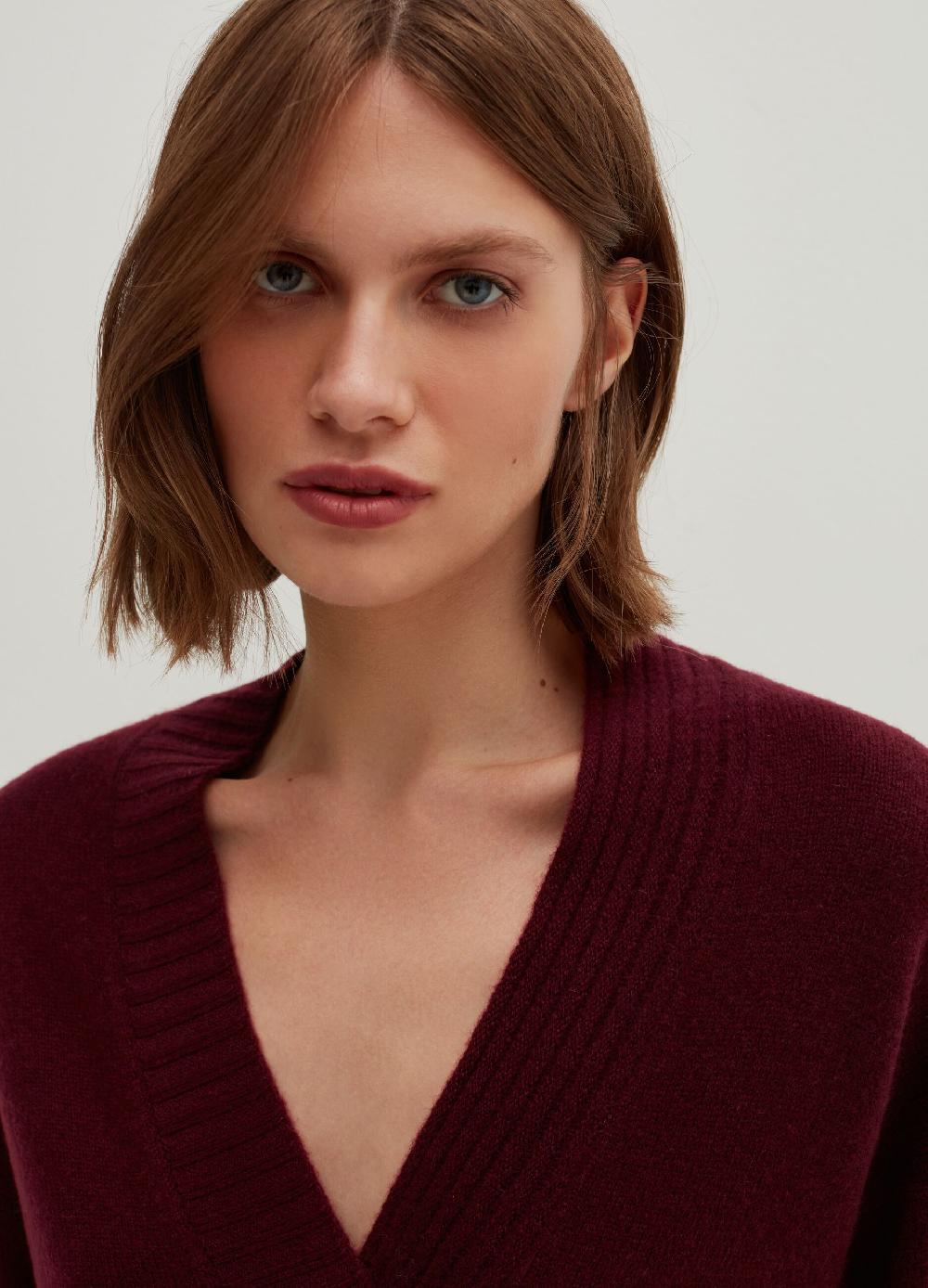 Stefanel Pullover in cashmere con scollo a V Offerta temporanea