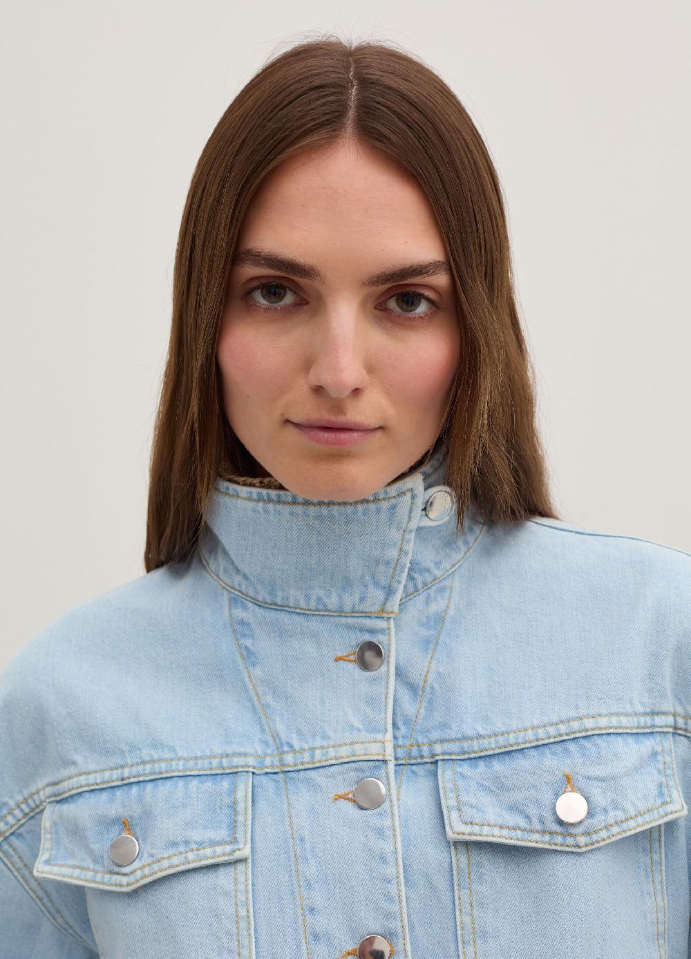 Stefanel Giubbino corto over in denim a collo alto Offerta Anniversario