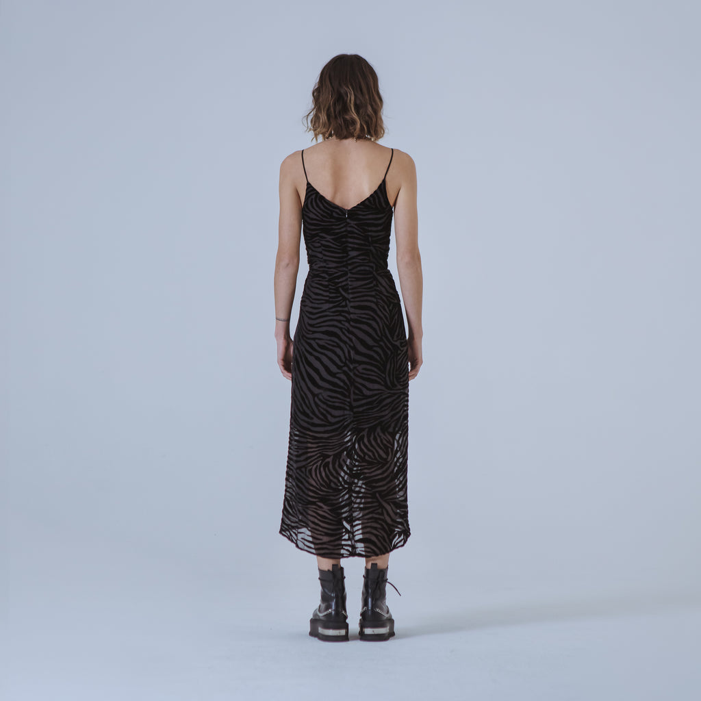Sveta Milano Abito Ann in velluto nero Fino al 60% di sconto