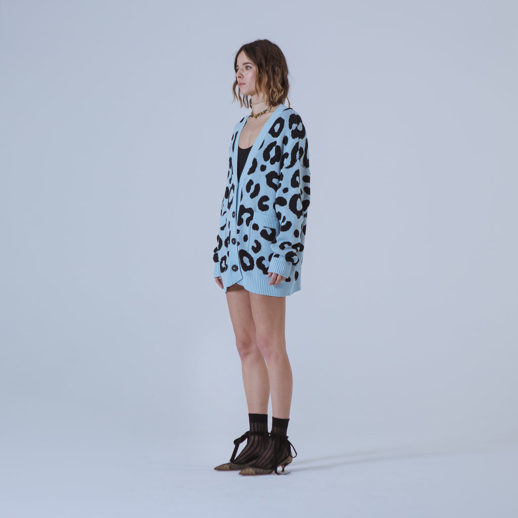 Sveta Milano Cardigan lungo jacquard Georgia in azzurro e nero Shopping Online