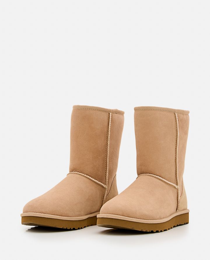 Ugg W CLASSIC SHORT II Ritorno libero