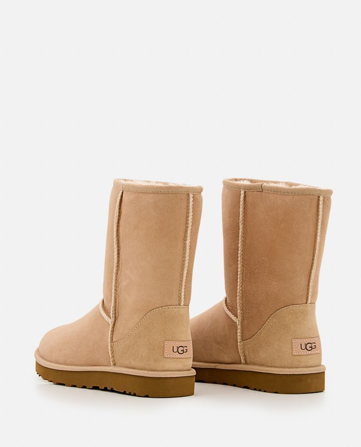 Ugg W CLASSIC SHORT II Ritorno libero