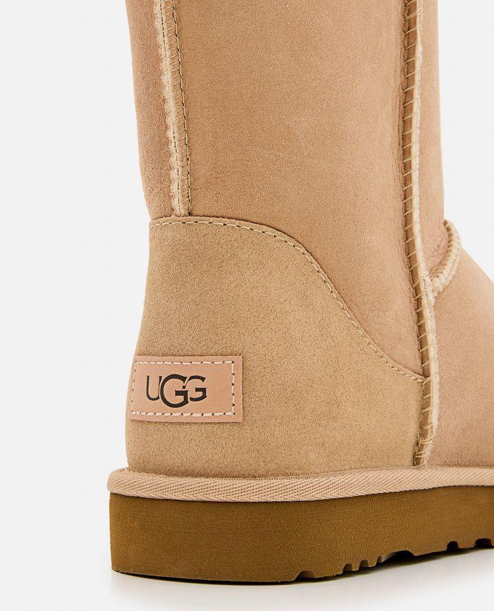 Ugg W CLASSIC SHORT II Ritorno libero