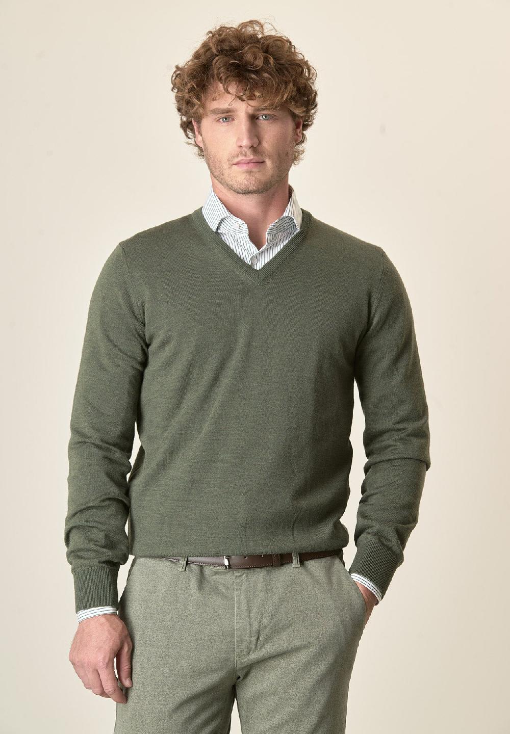 Angelico Scollo V verde lana merinos extrafine Saldi Di Fabbrica