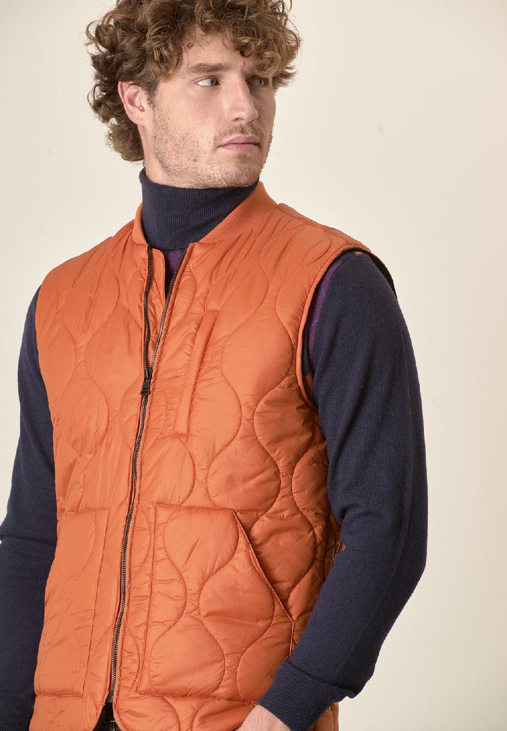 Angelico Gilet arancione trapuntato Fino al 55% di sconto