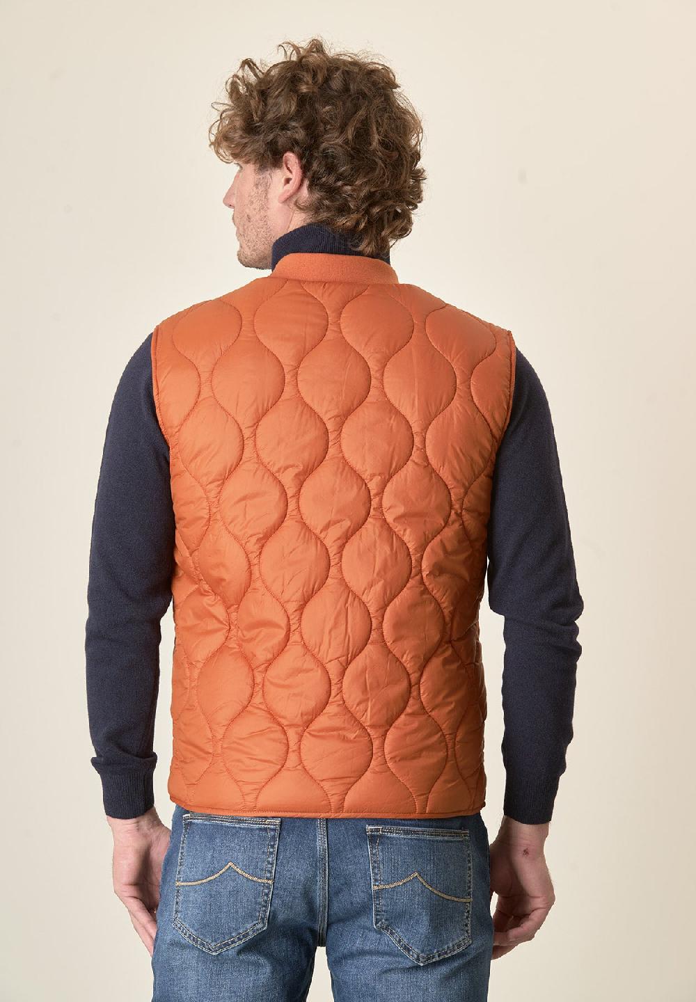Angelico Gilet arancione trapuntato Fino al 55% di sconto