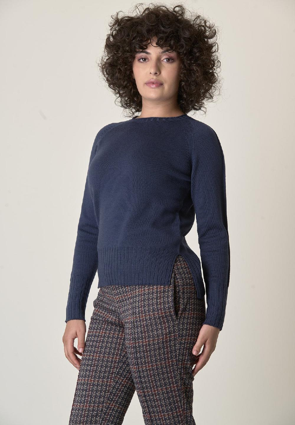 Angelico Girocollo blu lana merinos con spacchi Latest stili