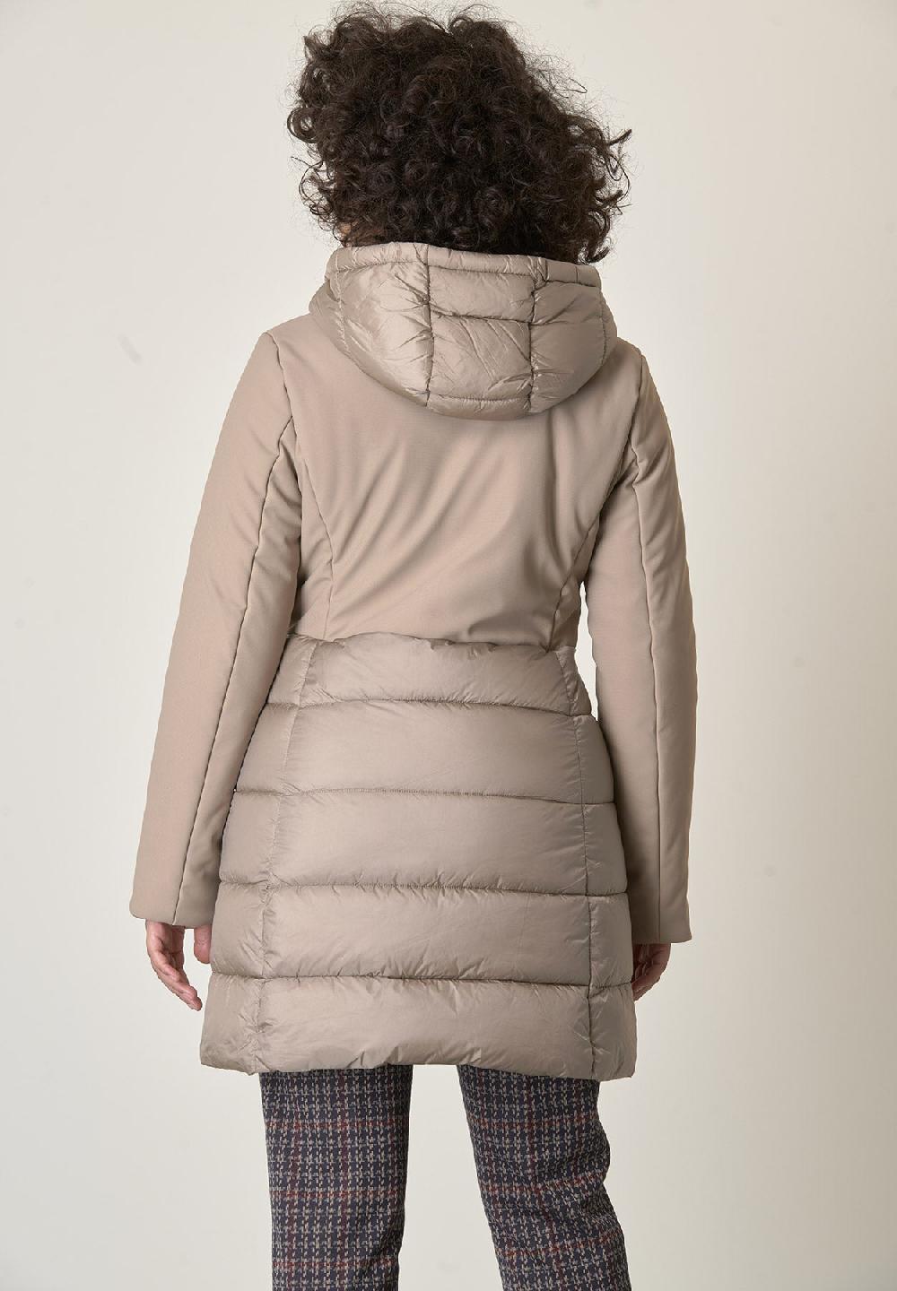 Angelico Piumino beige bi-tessuto trapuntato lunghezza media Fino al 50% di sconto