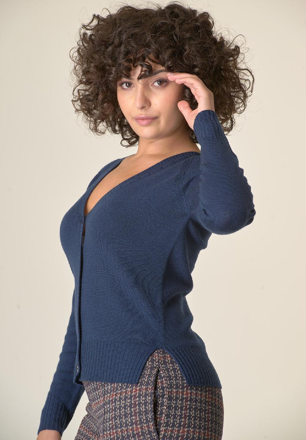 Angelico Cardigan blu lana merinos manica raglan Fino al 60% di sconto