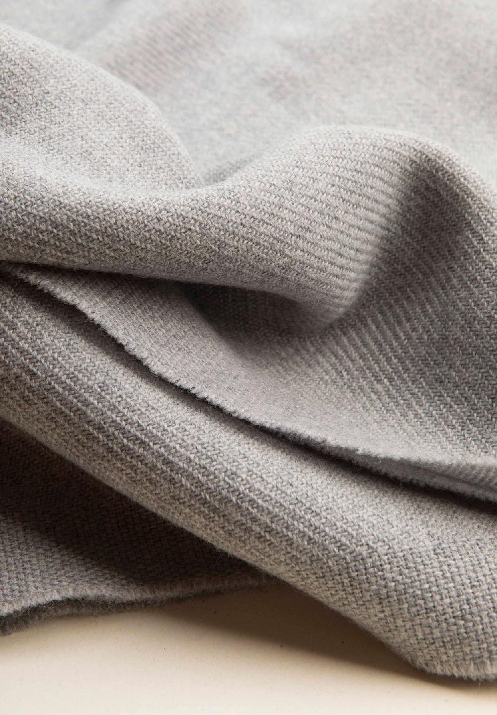 Angelico Sciarpa grigio chiaro lana vergine Offerte speciali