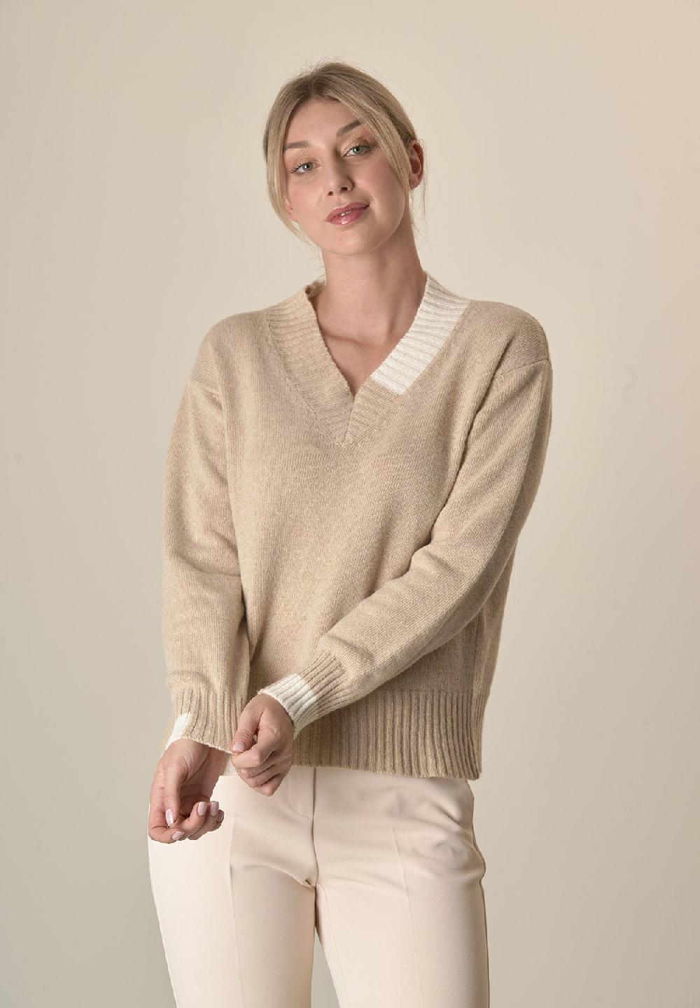 Angelico Scollo V beige misto cashmere Ultimi tre giorni